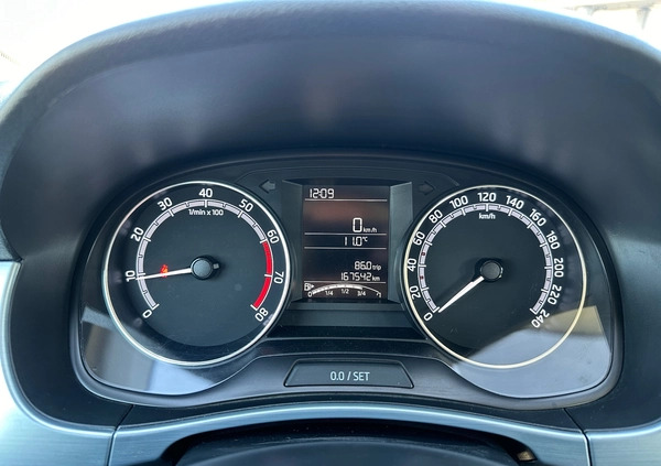 Skoda Fabia cena 37900 przebieg: 167600, rok produkcji 2020 z Warszawa małe 232